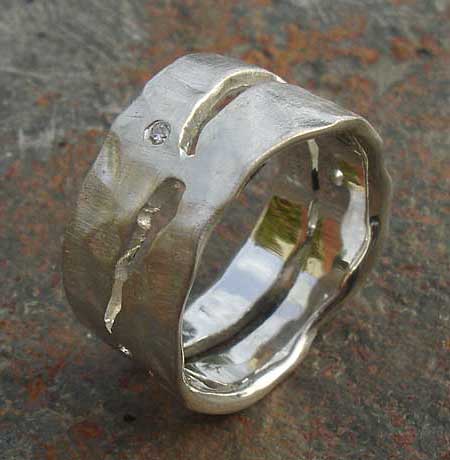 Fabulous diamond and silver wedding ring