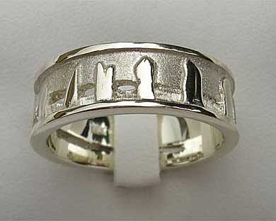Celtic circle wedding ring