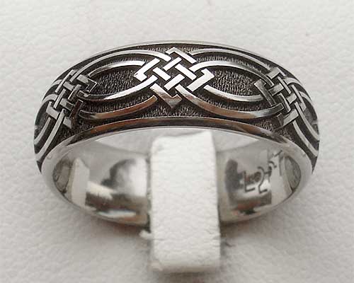 Celtic titanium ring engraved with a Celtic knot
