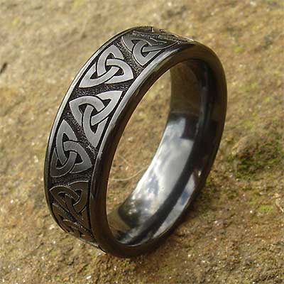 Mens Celtic knot wedding ring