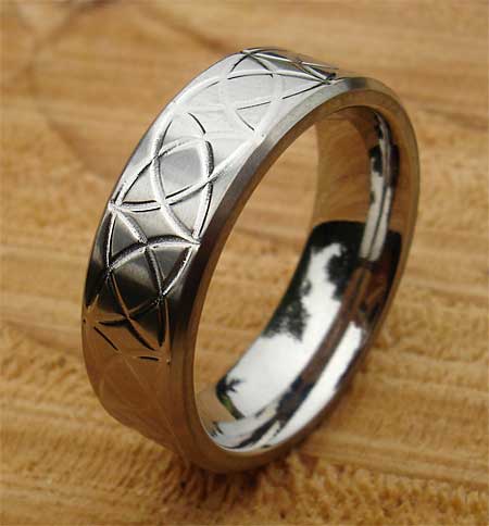 Mens titanium Celtic ring