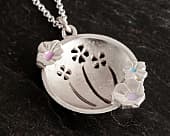 Charming floral silver necklace for women