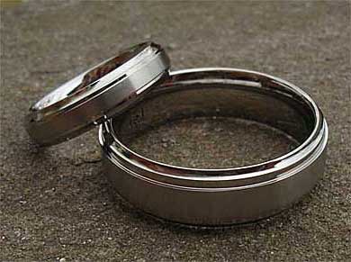 Contemporary plain wedding rings