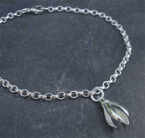 Contemporary silver bracelet for women