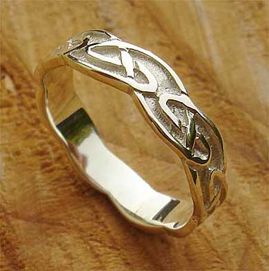 Gold Celtic wedding ring
