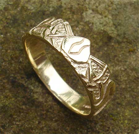 Gold Scottish wedding ring