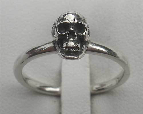 Gothic silver skull ring