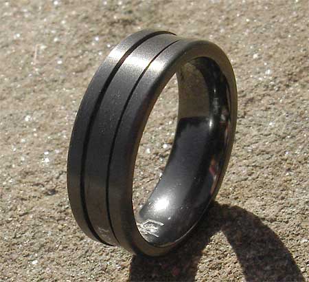 Grooved mens wedding ring