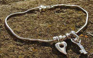 Handmade silver heart bracelet