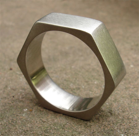 Hexagonal ring