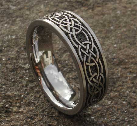 Mens Celtic knot titanium ring