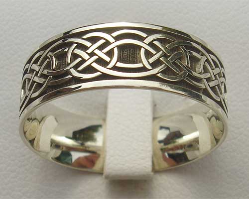 Mens gold Celtic wedding ring