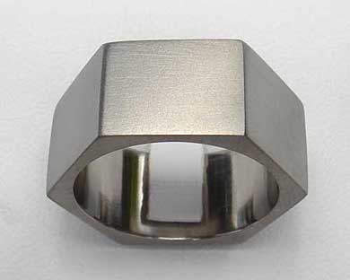 Men's hexagonal ring
