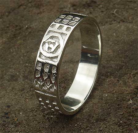 Mens silver Scottish Celtic wedding ring