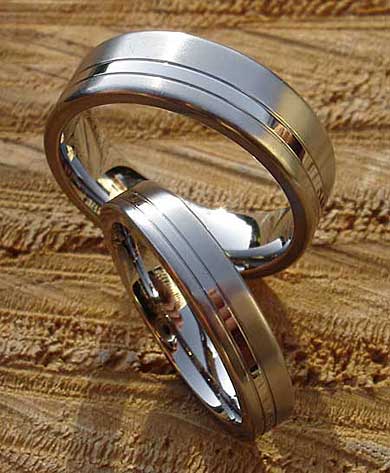 mens and womens titanium wedding rings