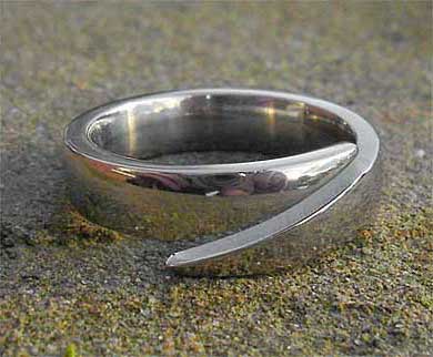 Polished split plain wedding ring