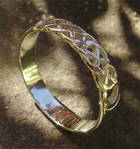 Scottish Celtic knot wedding ring