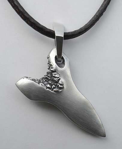 Mens Silver Sharks Tooth Pendant | LOVE2HAVE in the UK!