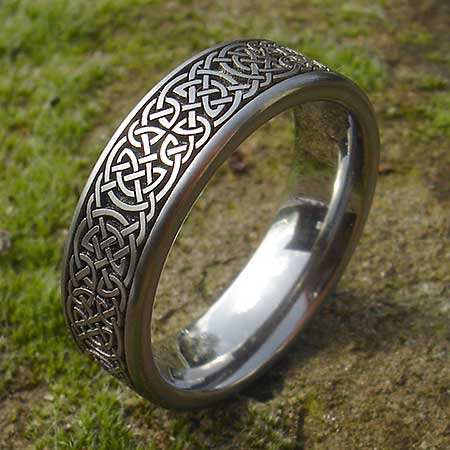 Celtic shield knot titanium ring