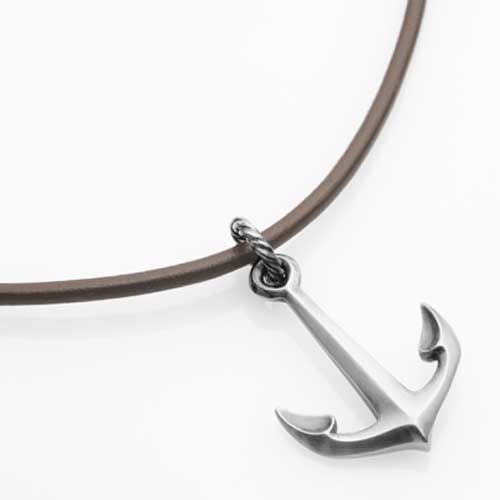 Ships anchor necklace