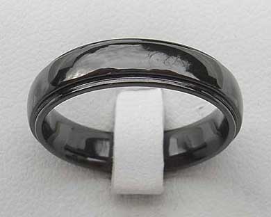 Shoulder cut domed wedding ring
