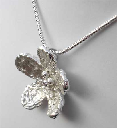 Silver flower designer necklace