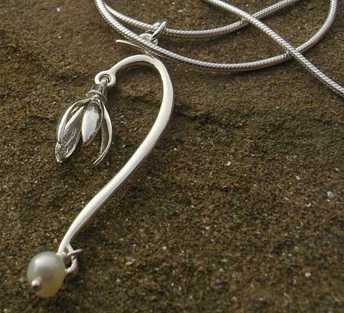 Snowdrop silver necklace