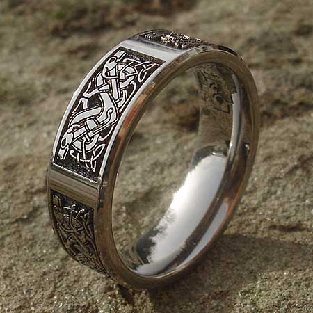 Titanium dog symbol Celtic ring