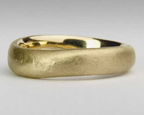 Unusual handmade 9ct gold wedding ring