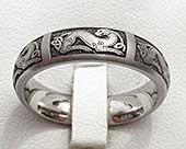 Womens Celtic titanium ring