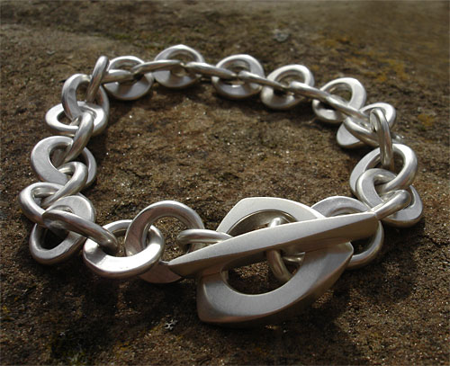 Womens contemporary silver chain bracelet