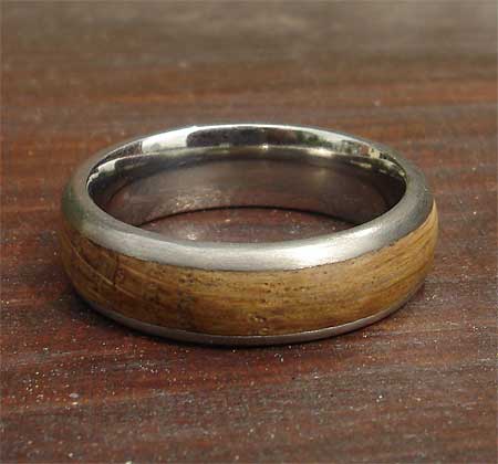 Wood inlay titanium wedding ring